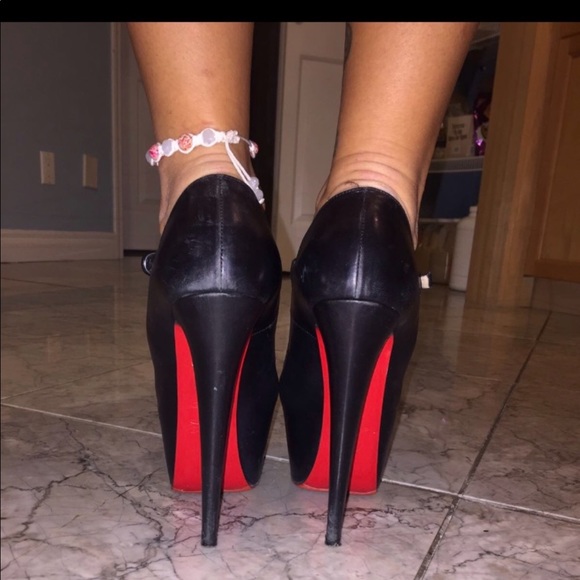 ❌SOLD❌Black Christian louboutin heels - Picture 1 of 7